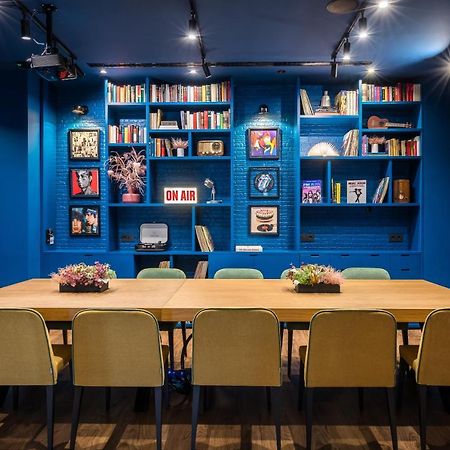 Barcelo Imagine Hotel Мадрид Екстериор снимка Library