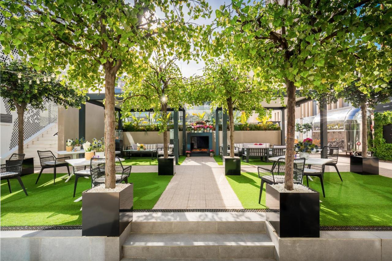 Barcelo Imagine Hotel Мадрид Екстериор снимка The garden at The Ivy, St John's Wood
